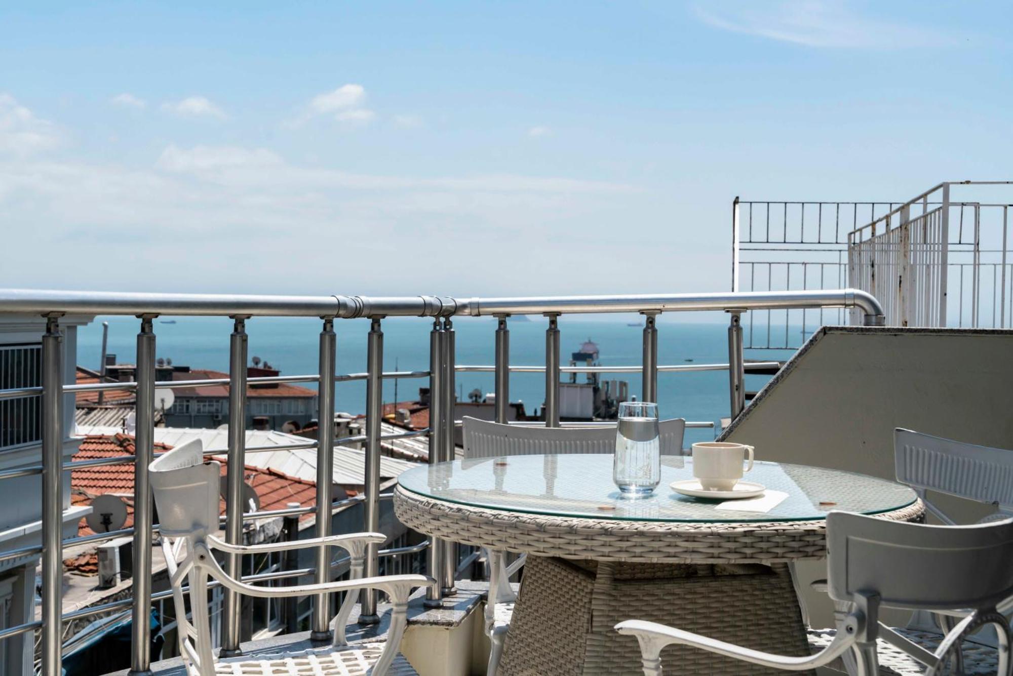 Castle Franco Suites Istanbul Exterior foto